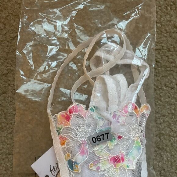 For Love and Lemons 🍋 Embroidered Tong Size XXS - Picture 6 of 6